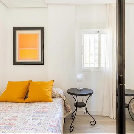 Apartamento Amplio Con 4 Habitaciones Y 2 Banos - Great Apartment With 4 Rooms - 2 Baths Sevilla Eksteriør bilde