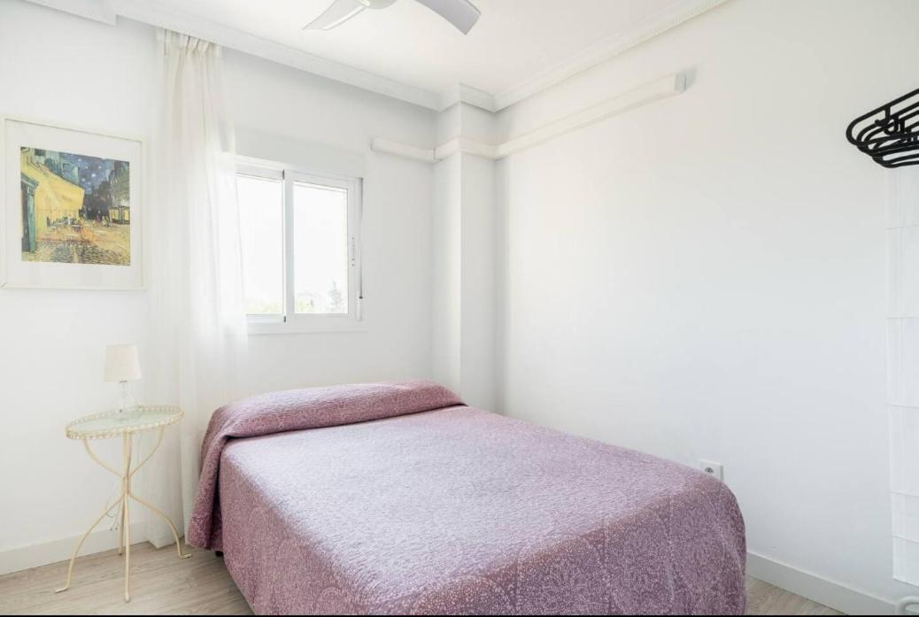 Apartamento Amplio Con 4 Habitaciones Y 2 Banos - Great Apartment With 4 Rooms - 2 Baths Sevilla Eksteriør bilde