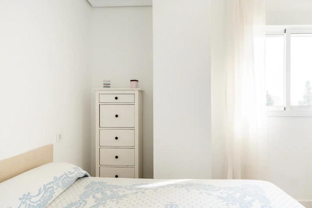Apartamento Amplio Con 4 Habitaciones Y 2 Banos - Great Apartment With 4 Rooms - 2 Baths Sevilla Eksteriør bilde