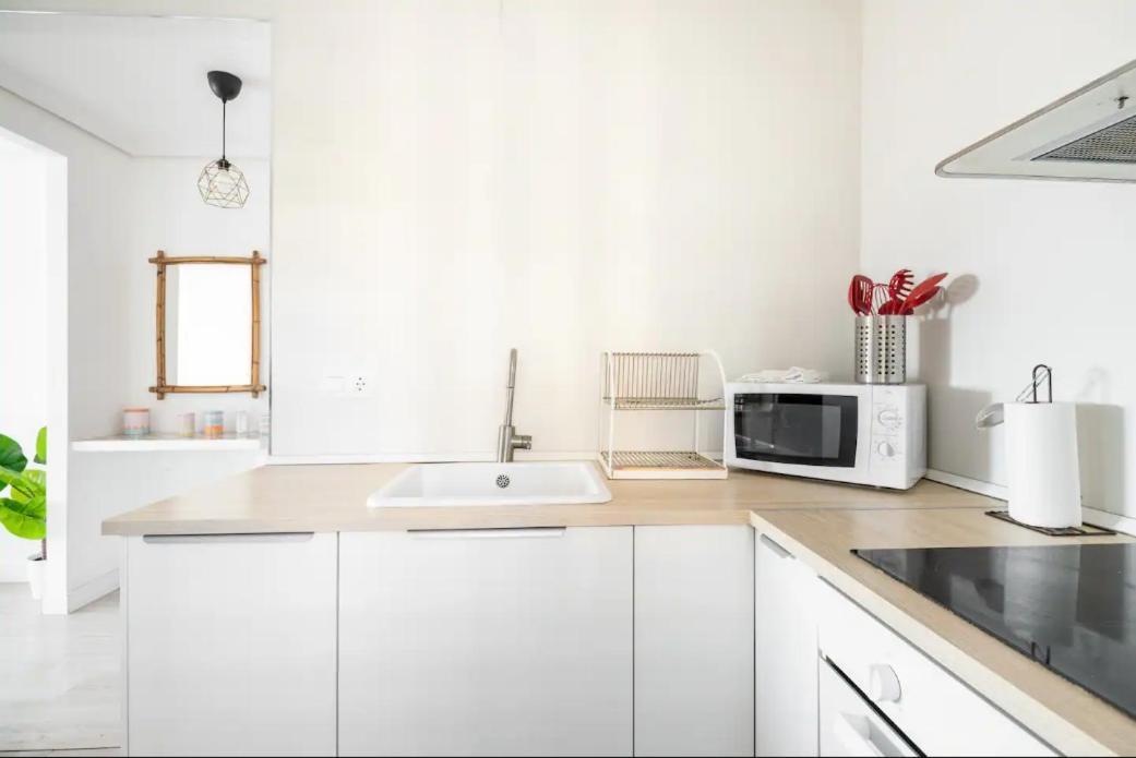 Apartamento Amplio Con 4 Habitaciones Y 2 Banos - Great Apartment With 4 Rooms - 2 Baths Sevilla Eksteriør bilde