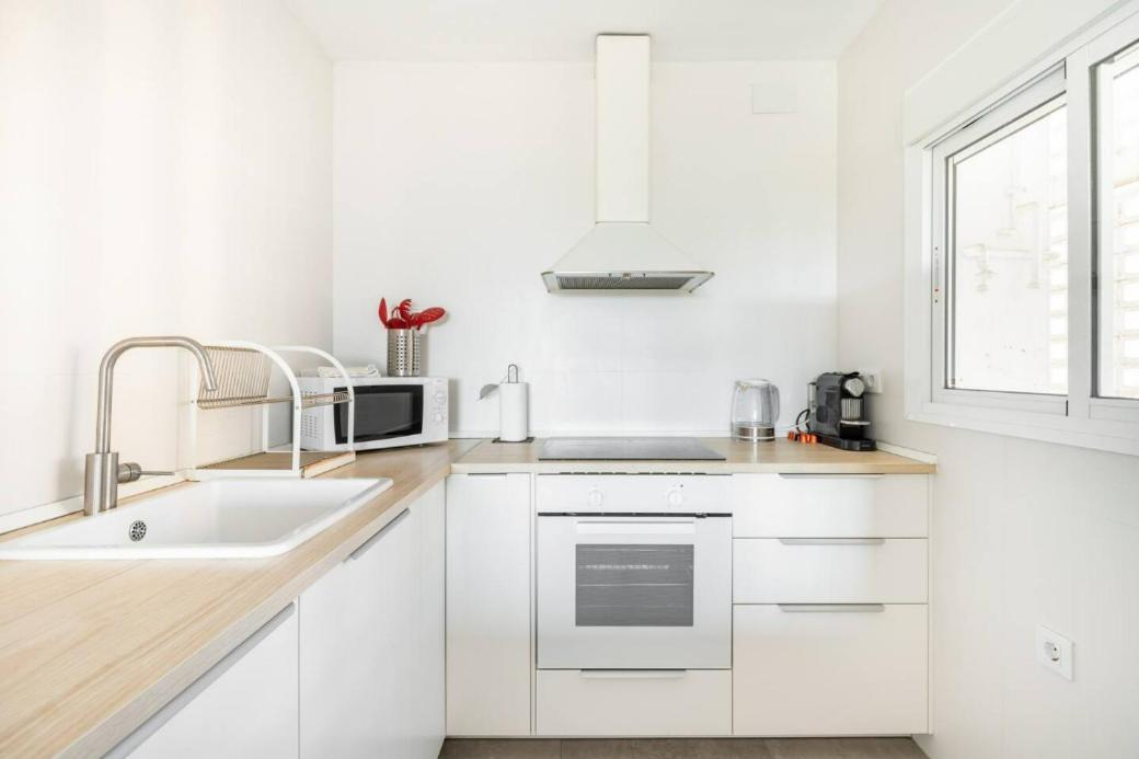 Apartamento Amplio Con 4 Habitaciones Y 2 Banos - Great Apartment With 4 Rooms - 2 Baths Sevilla Eksteriør bilde